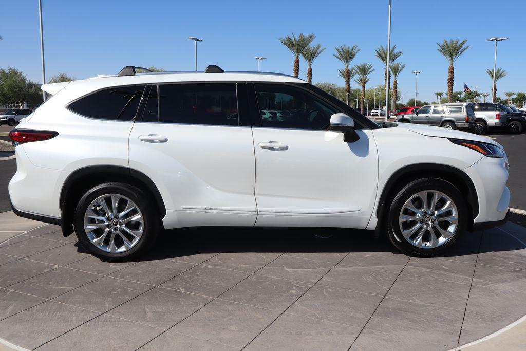 used 2023 Toyota Highlander car, priced at $37,164