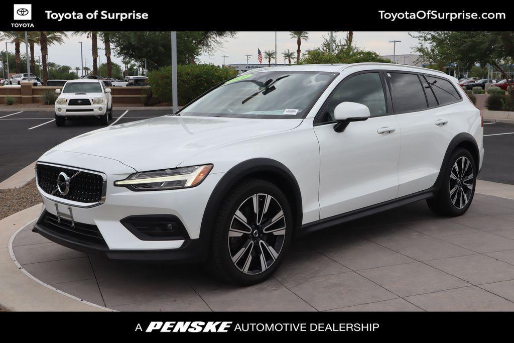 used 2021 Volvo V60 Cross Country car, priced at $21,156