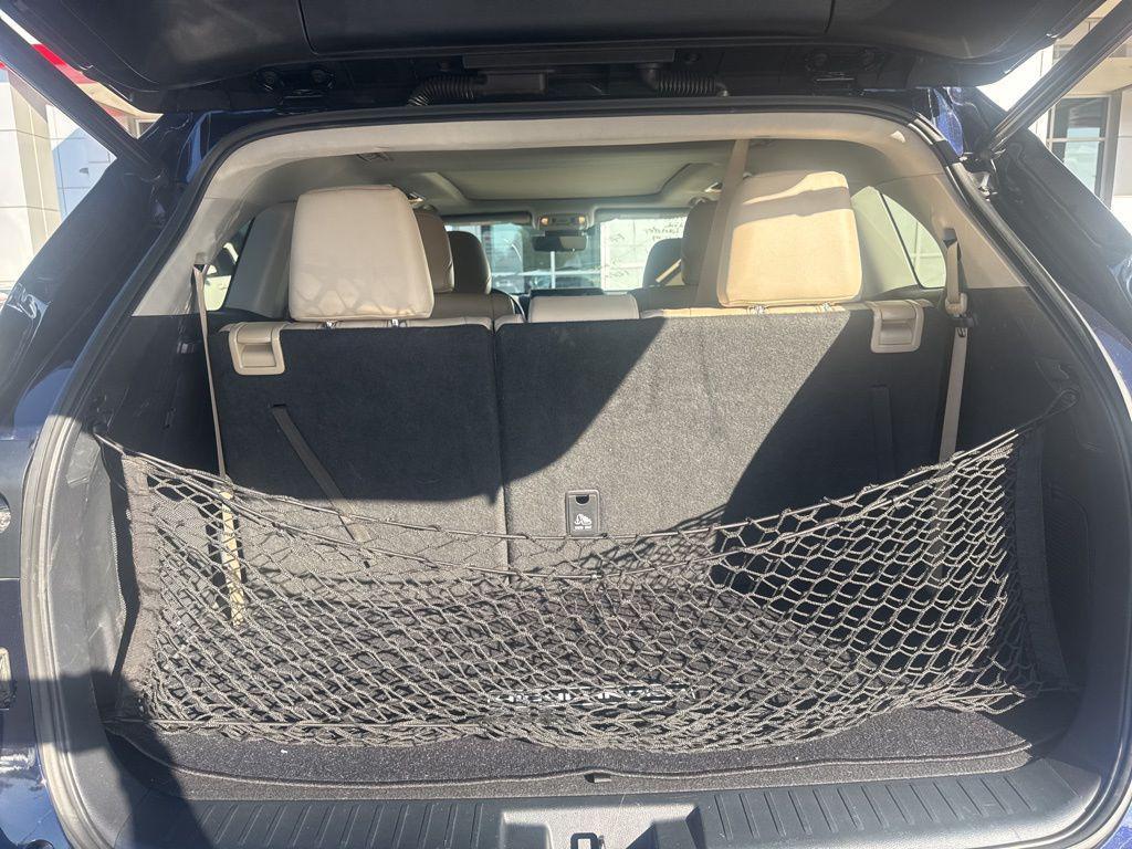 used 2022 Toyota Highlander car, priced at $31,899