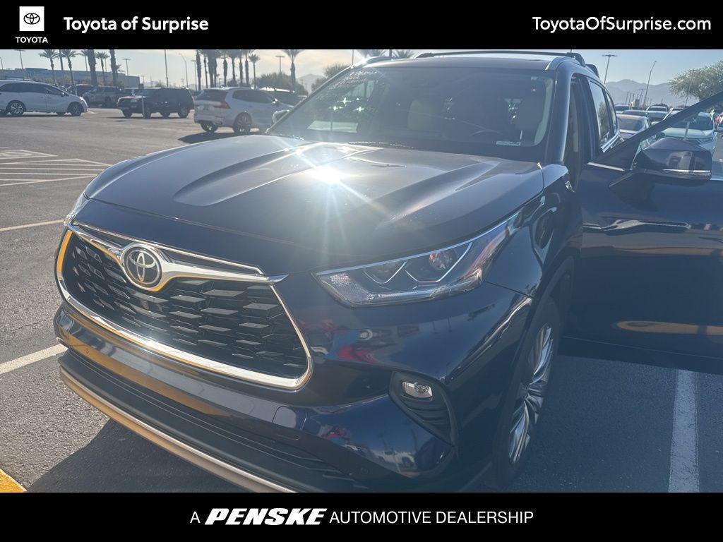 used 2022 Toyota Highlander car, priced at $31,899