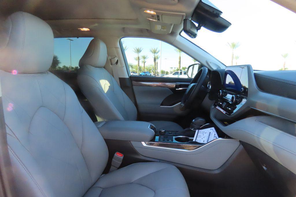 new 2026 Toyota Highlander car, priced at $56,007