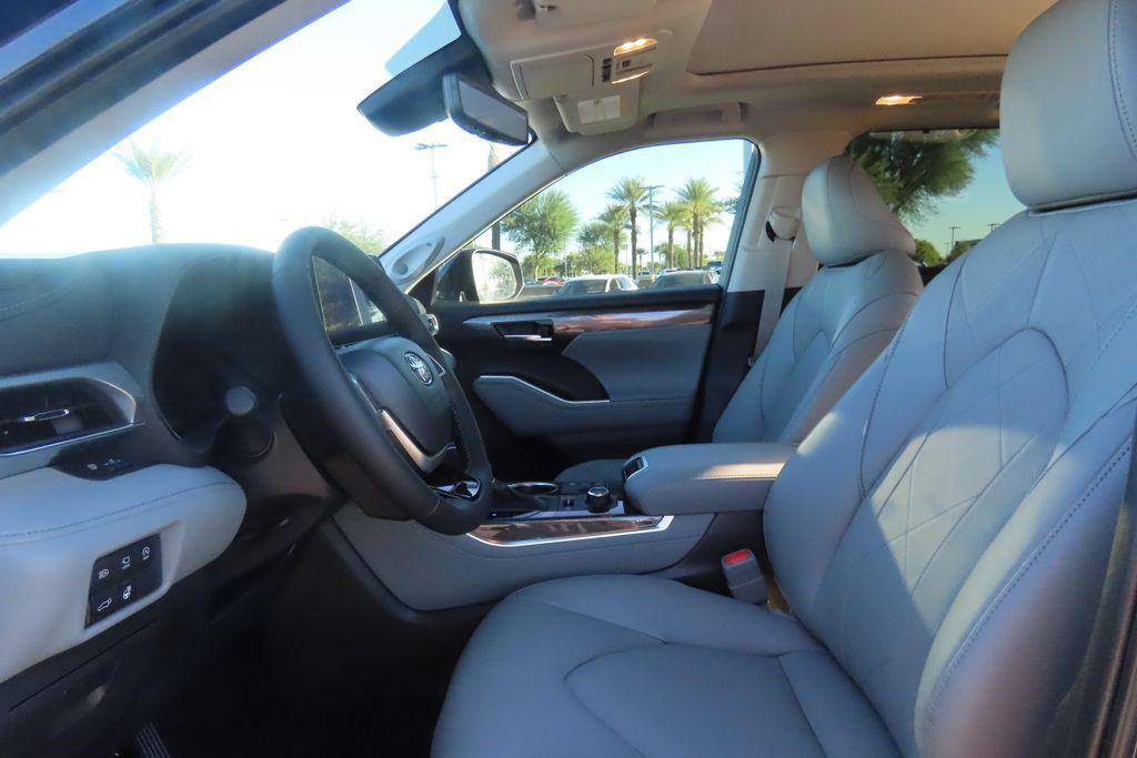 new 2026 Toyota Highlander car, priced at $56,007