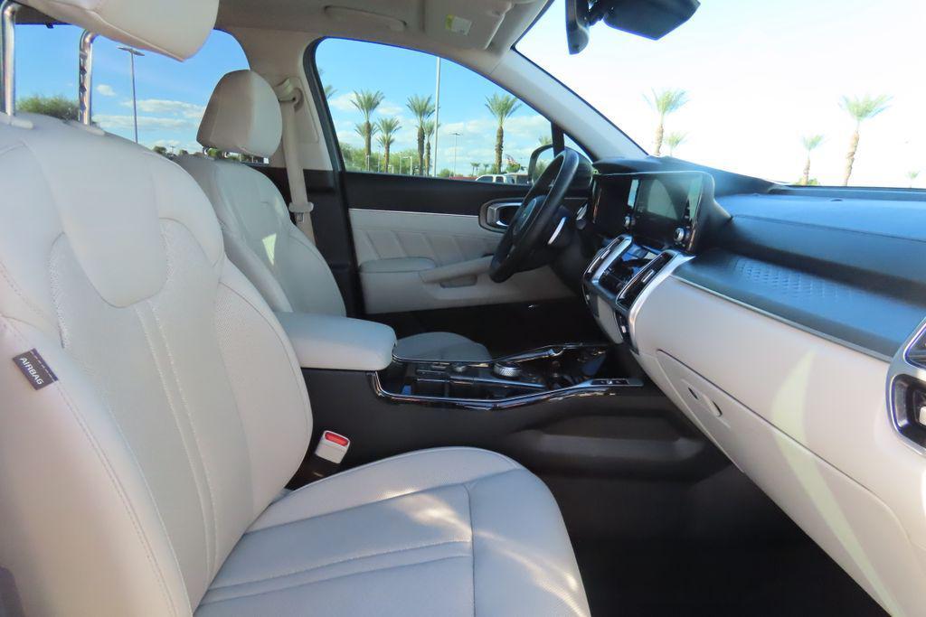 used 2023 Kia Sorento Hybrid car, priced at $29,806