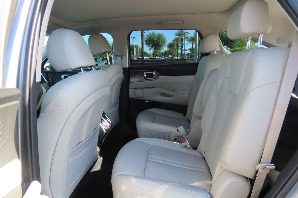 used 2023 Kia Sorento Hybrid car, priced at $29,806