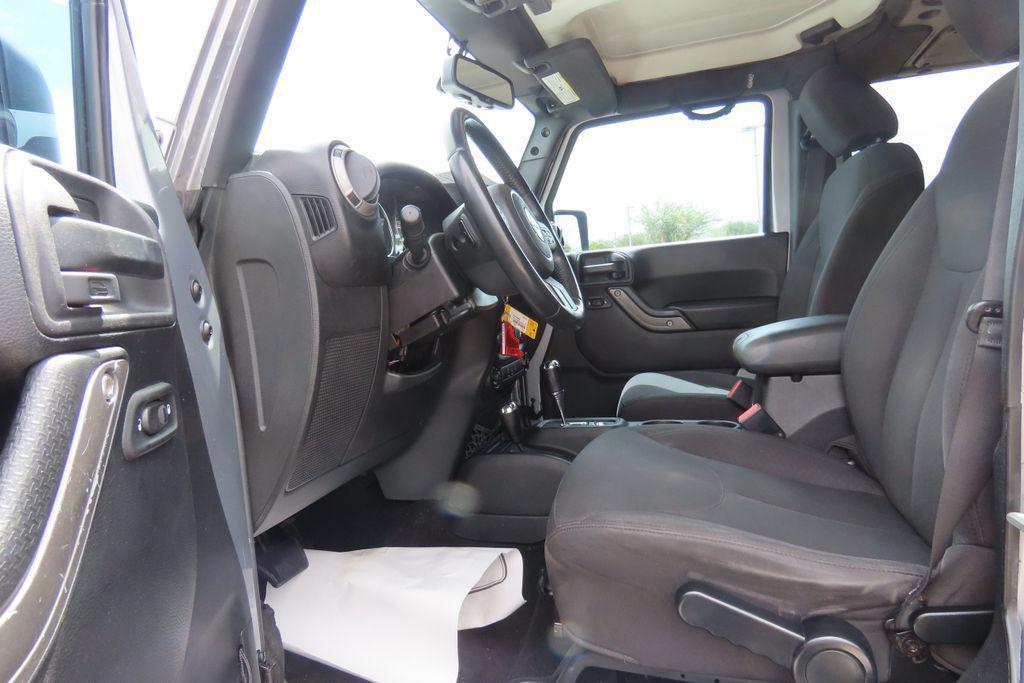 used 2015 Jeep Wrangler Unlimited car, priced at $15,447