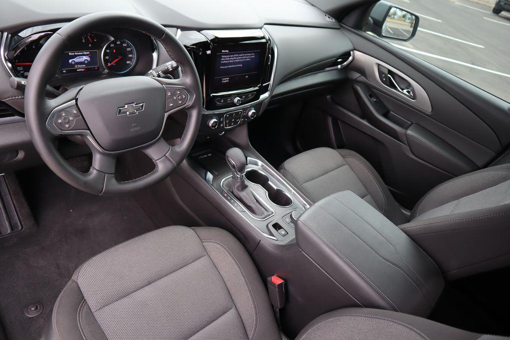 used 2023 Chevrolet Traverse car, priced at $25,987