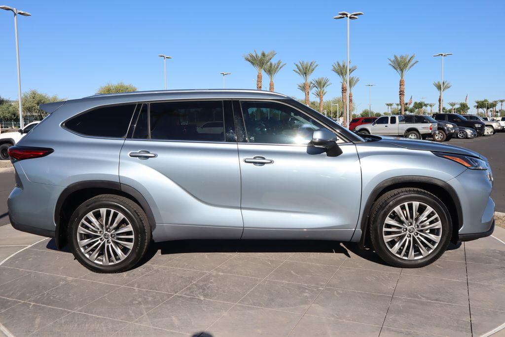 used 2021 Toyota Highlander car, priced at $33,982