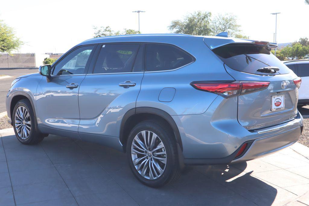 used 2021 Toyota Highlander car, priced at $33,982