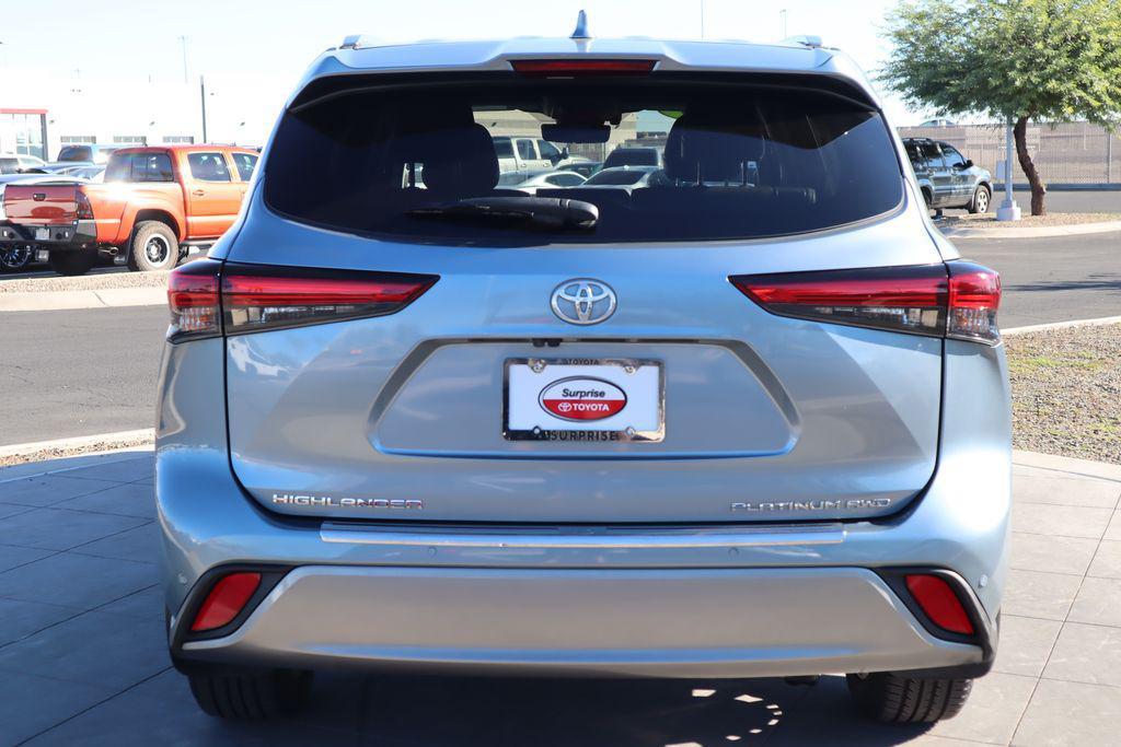 used 2021 Toyota Highlander car, priced at $33,982