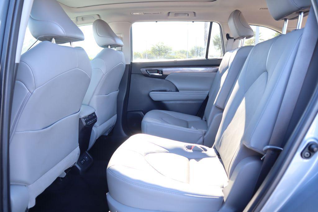 used 2021 Toyota Highlander car, priced at $33,982