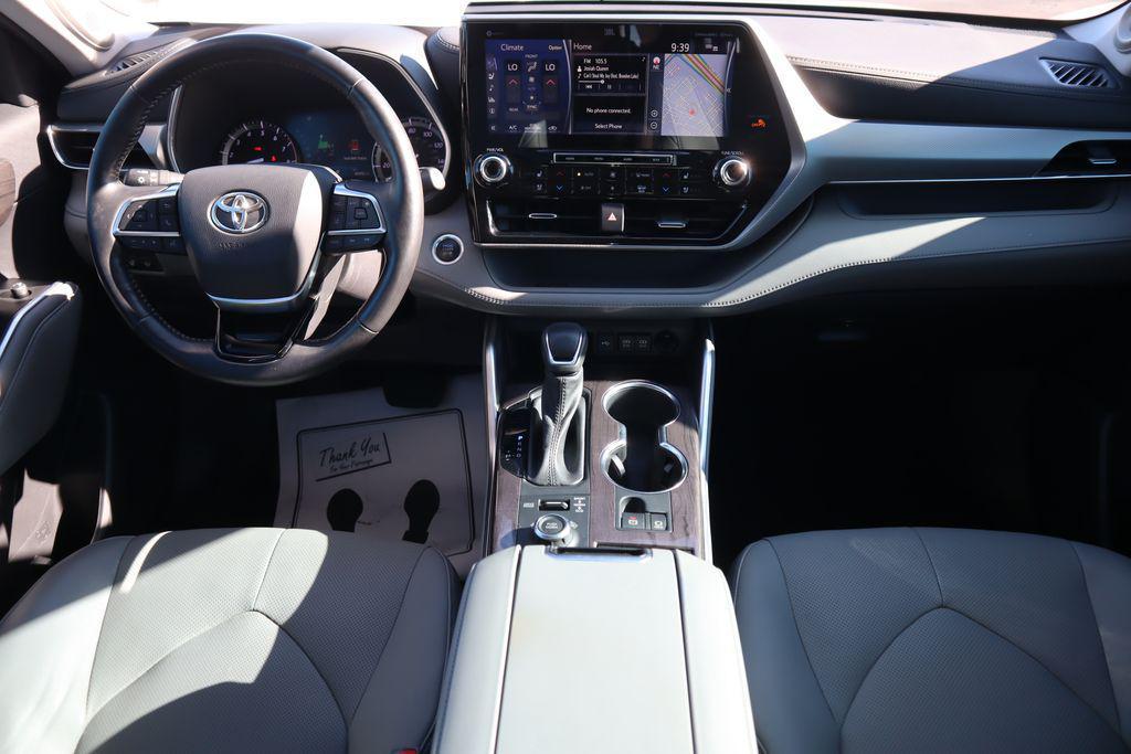used 2021 Toyota Highlander car, priced at $33,982