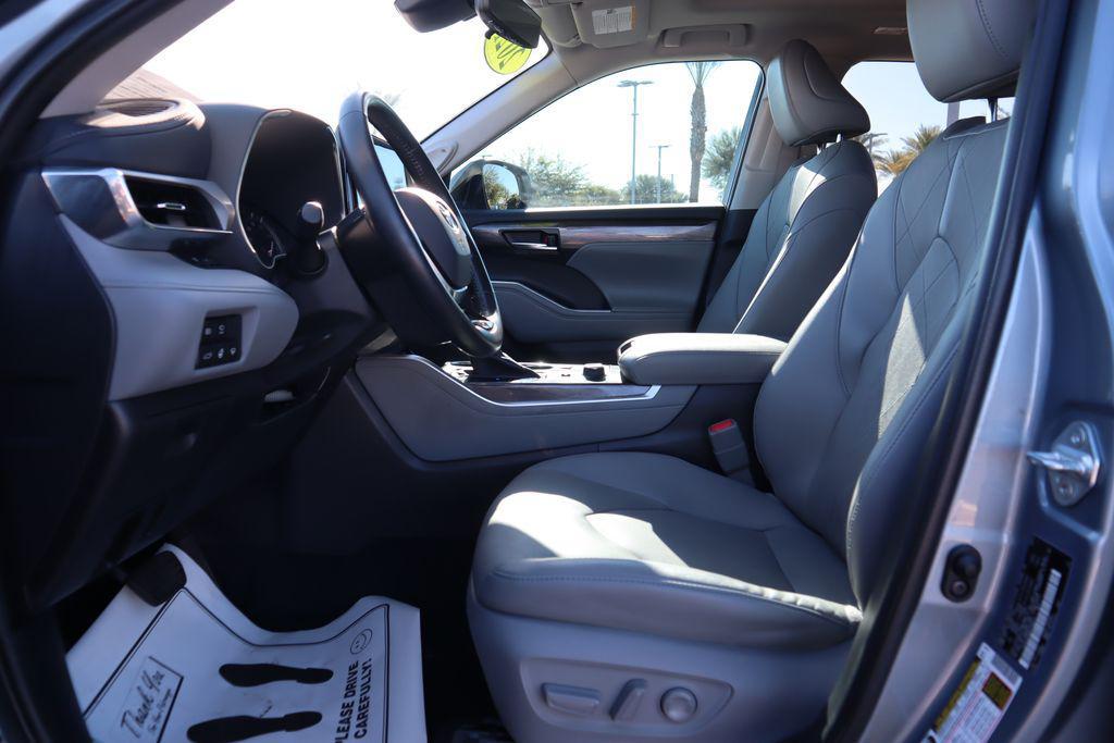 used 2021 Toyota Highlander car, priced at $33,982