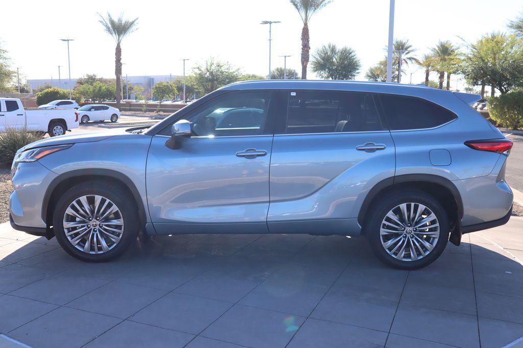 used 2021 Toyota Highlander car, priced at $33,982