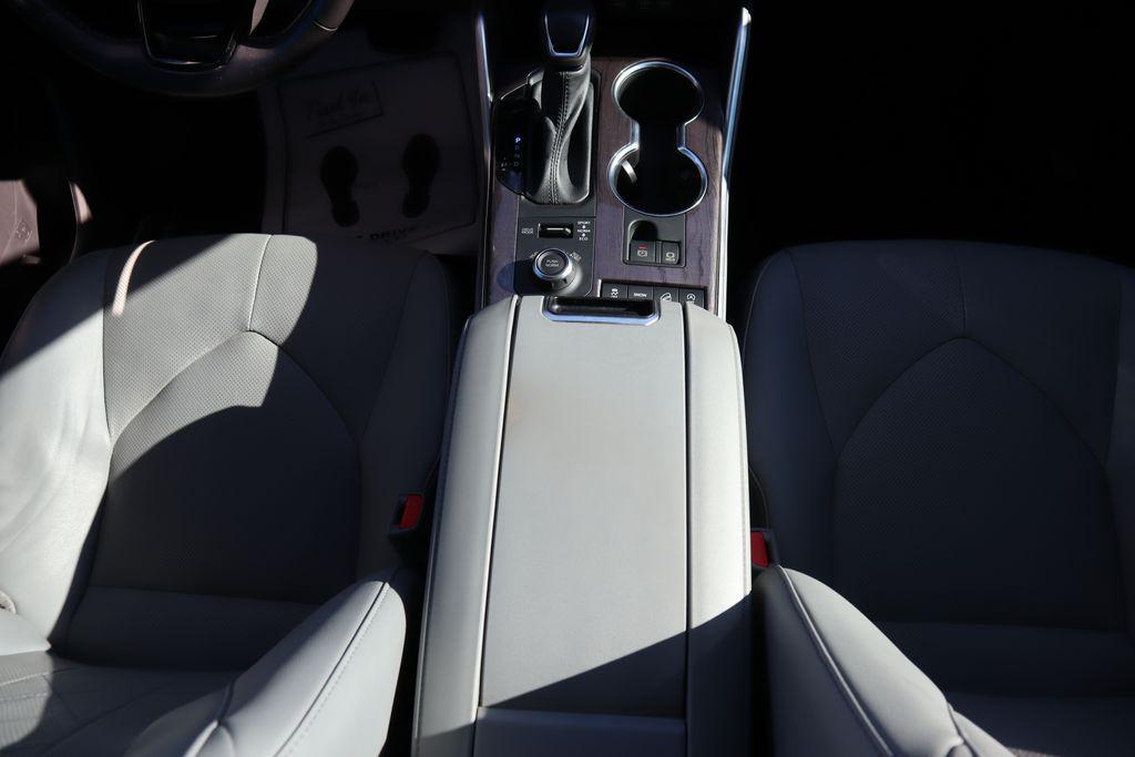 used 2021 Toyota Highlander car, priced at $33,982