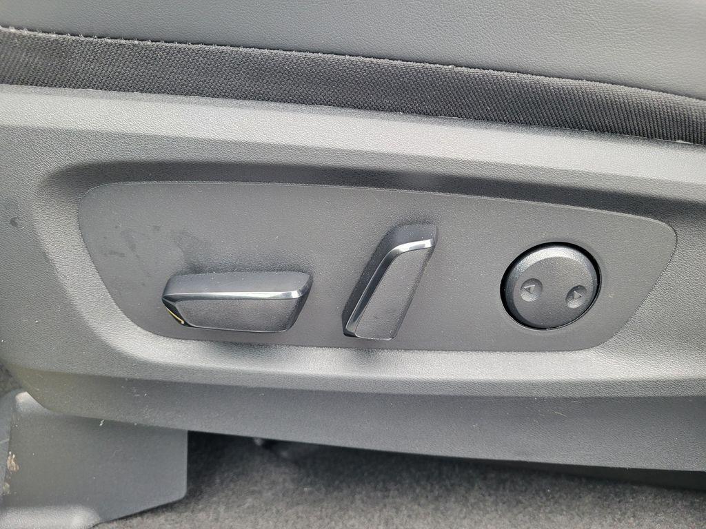 new 2025 Nissan Pathfinder car, priced at $46,822