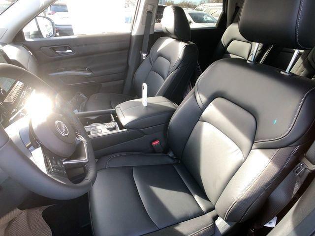 new 2025 Nissan Pathfinder car, priced at $50,225