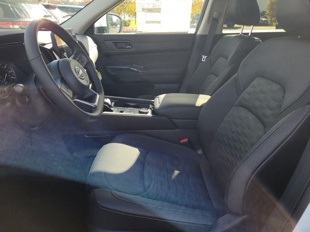 new 2025 Nissan Pathfinder car, priced at $37,381