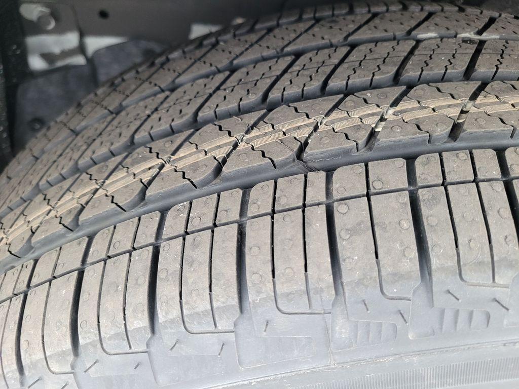 new 2025 Nissan Pathfinder car, priced at $46,022