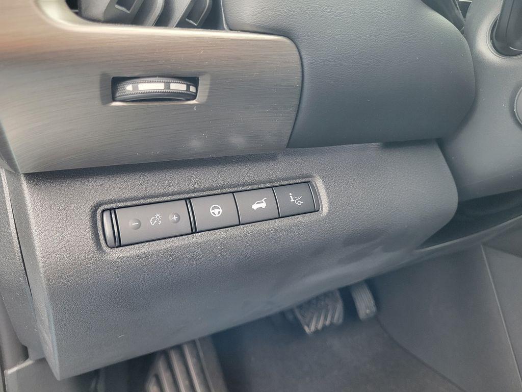 new 2025 Nissan Pathfinder car, priced at $46,022