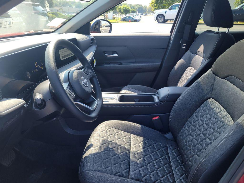 new 2025 Nissan Kicks car, priced at $27,880