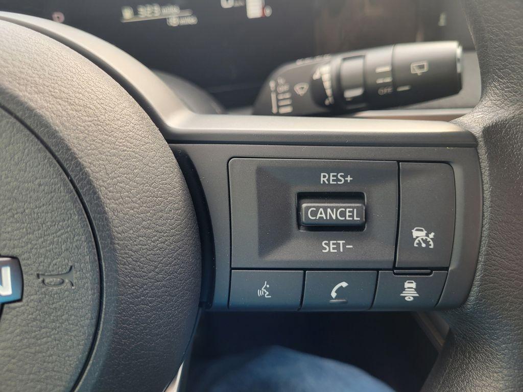 new 2025 Nissan Kicks car, priced at $27,435