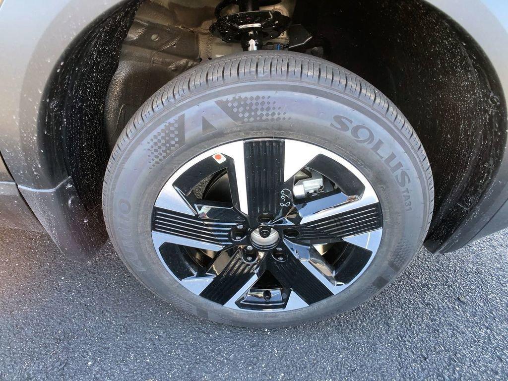 new 2025 Nissan Kicks car, priced at $27,180