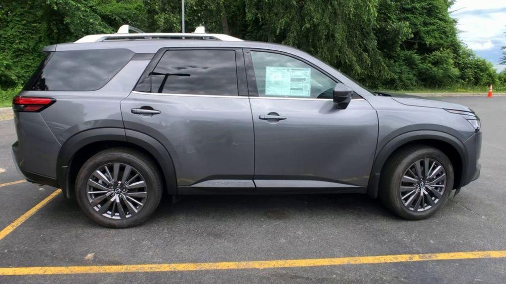 new 2025 Nissan Pathfinder car, priced at $49,925