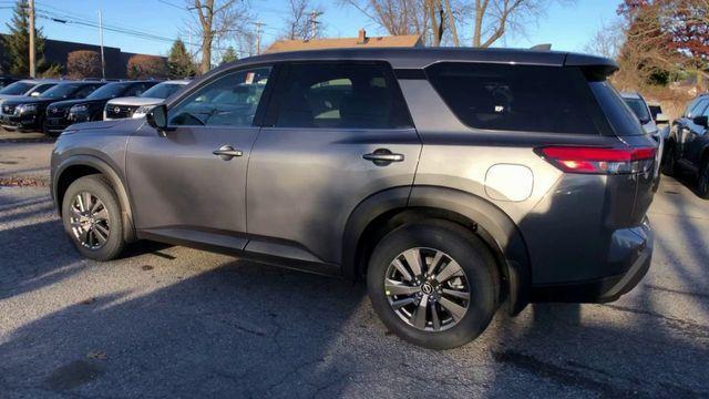 new 2024 Nissan Pathfinder car, priced at $38,219