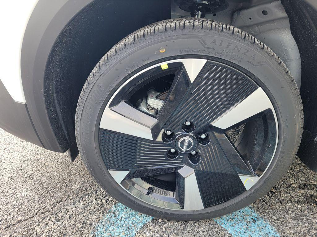 new 2025 Nissan Kicks car, priced at $30,115