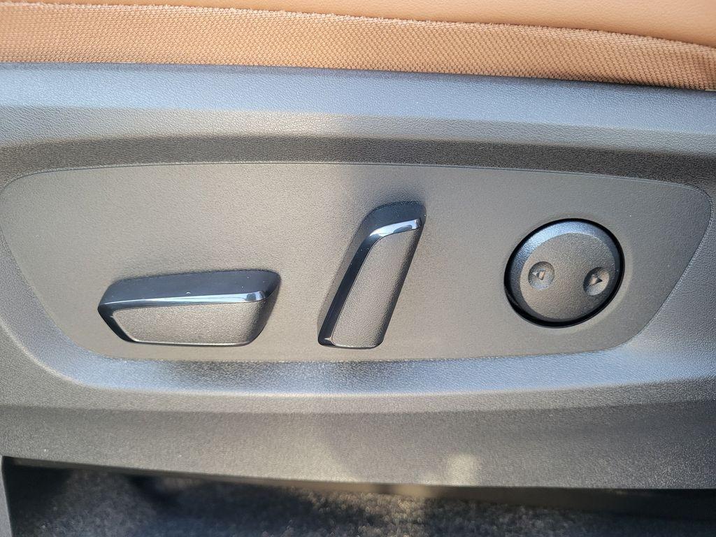 new 2025 Nissan Pathfinder car, priced at $46,109