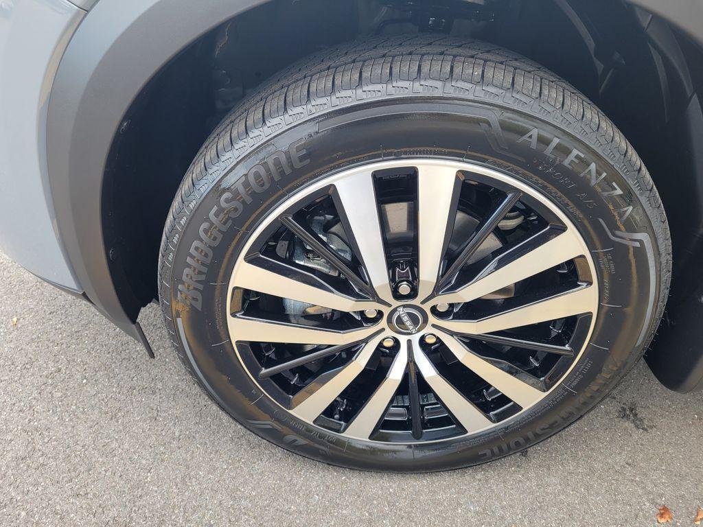 new 2025 Nissan Pathfinder car, priced at $46,109