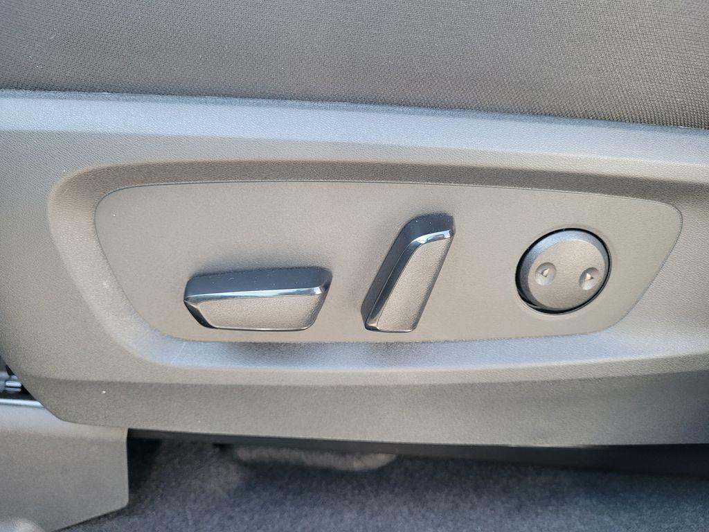 new 2025 Nissan Pathfinder car, priced at $38,090