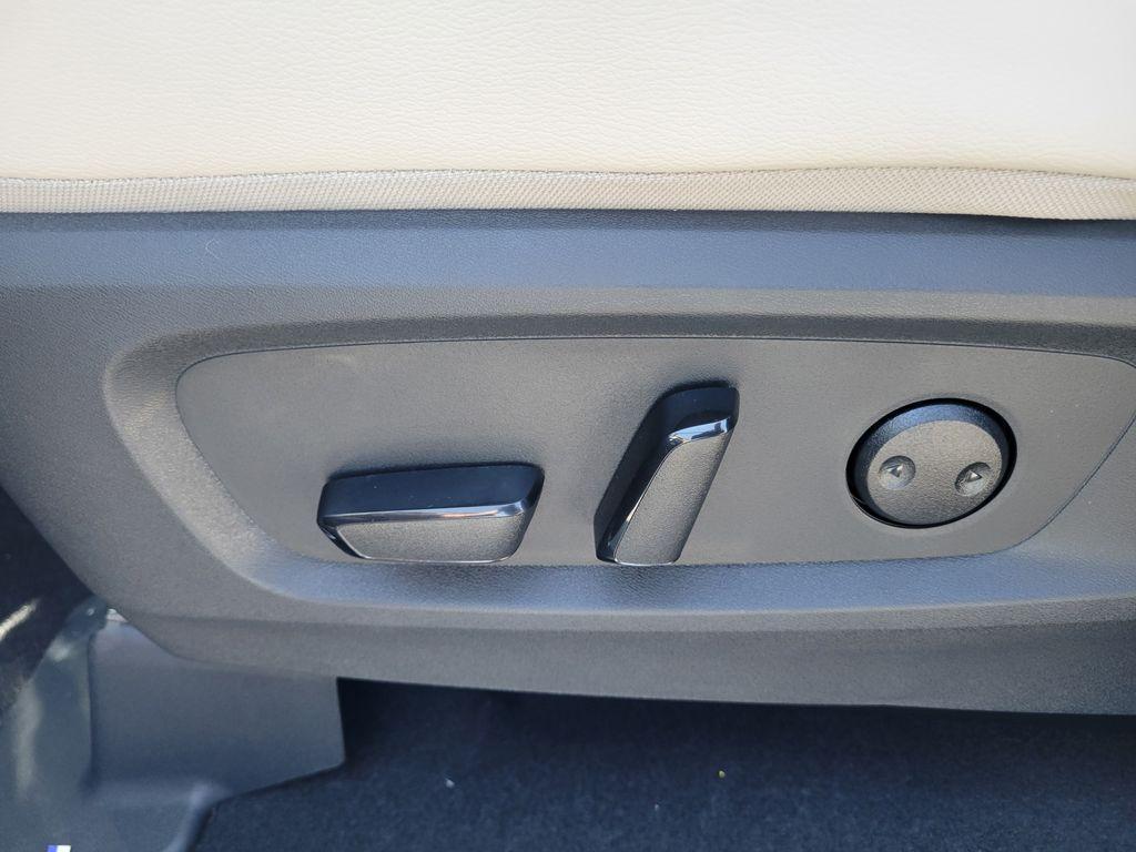 new 2025 Nissan Pathfinder car, priced at $49,555