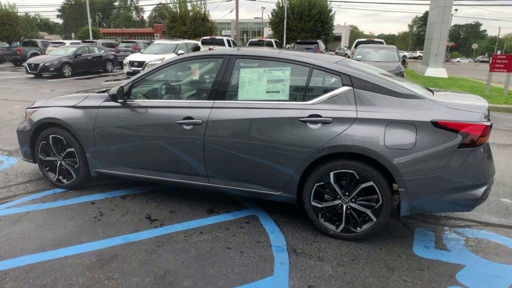 new 2025 Nissan Altima car