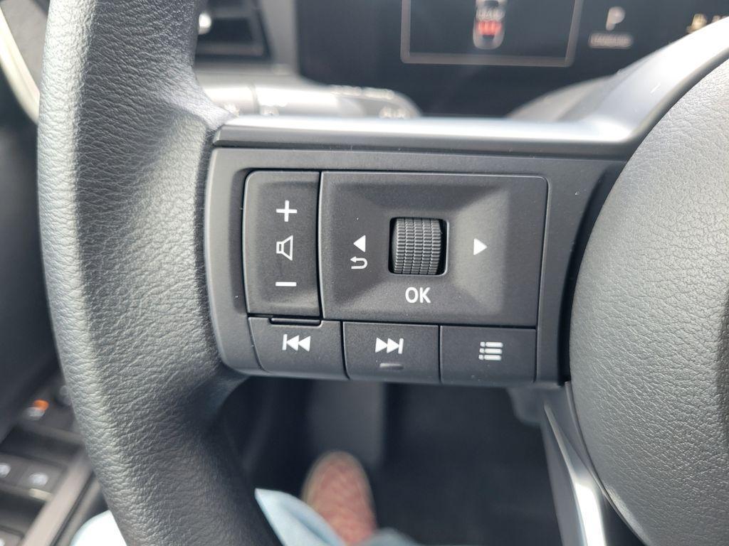 new 2025 Nissan Kicks car, priced at $27,399