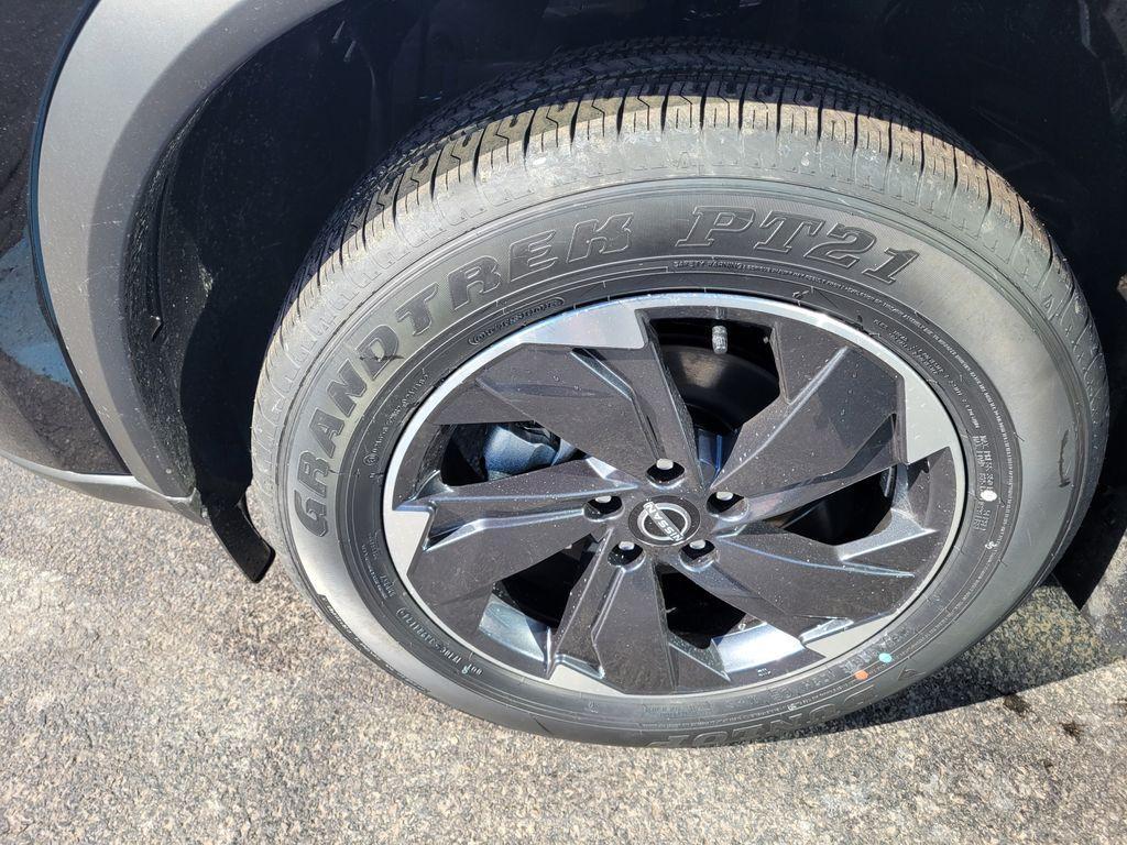 new 2025 Nissan Rogue car, priced at $33,825