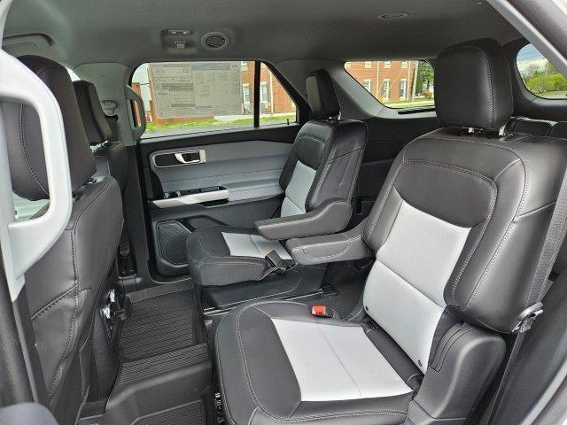 new 2024 Ford Explorer car, priced at $48,640