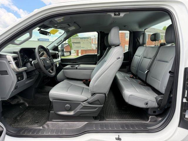 new 2025 Ford F-250 car, priced at $54,920