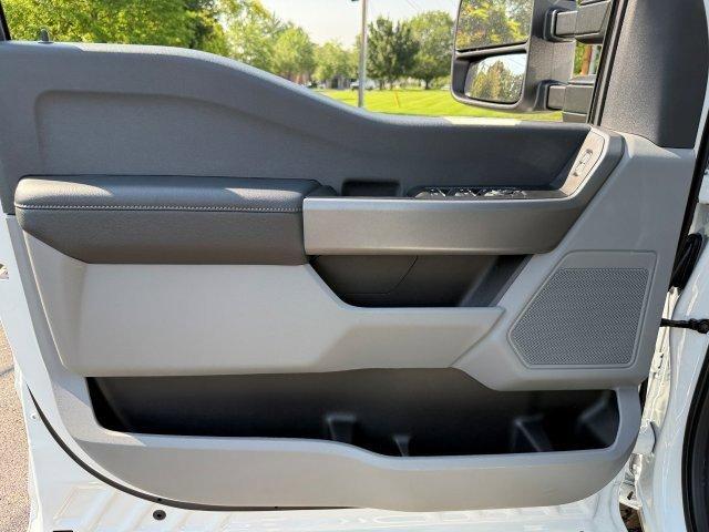 new 2025 Ford F-250 car, priced at $70,605