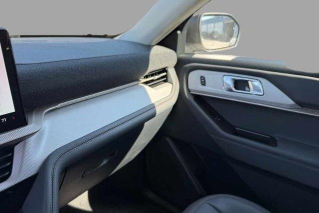 new 2025 Ford Explorer car, priced at $50,055