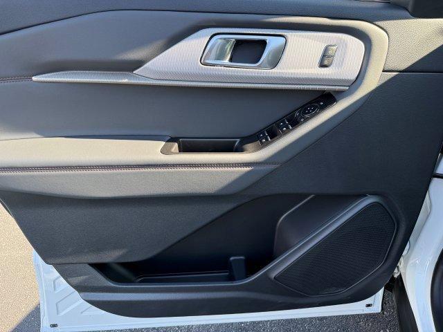 new 2025 Ford Explorer car, priced at $50,055