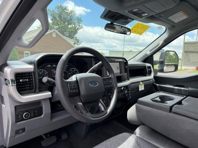 new 2025 Ford F-350 car, priced at $62,140
