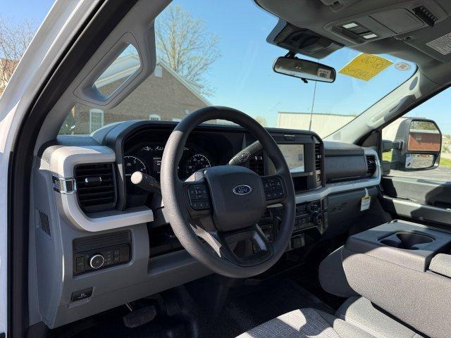 new 2025 Ford F-250 car, priced at $65,925