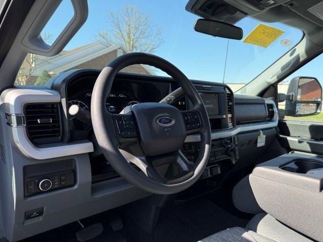 new 2025 Ford F-350 car, priced at $65,570