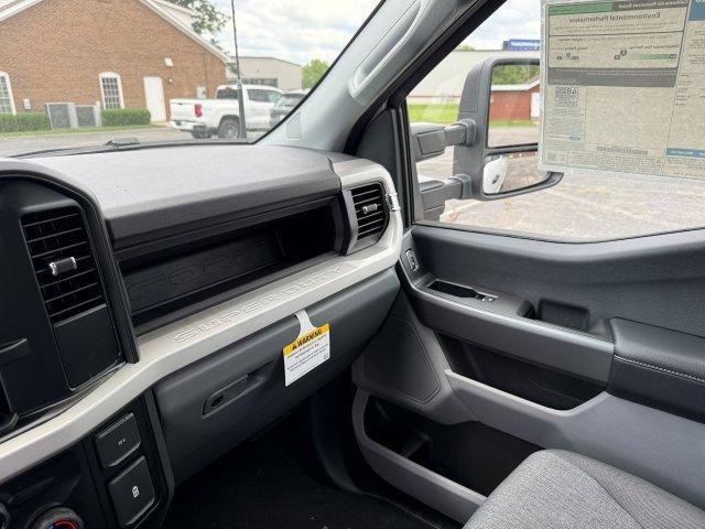 new 2025 Ford F-250 car, priced at $60,160