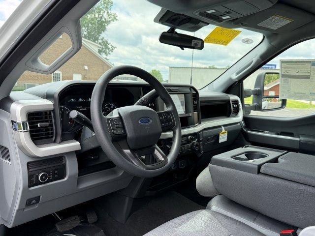 new 2025 Ford F-250 car, priced at $60,160