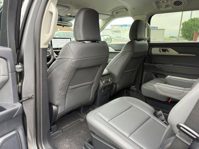 new 2025 Ford Explorer car, priced at $48,860