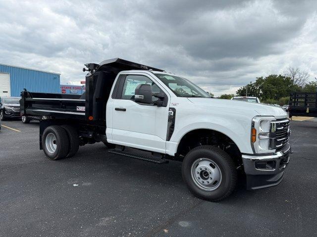 new 2025 Ford F-350 car, priced at $75,657