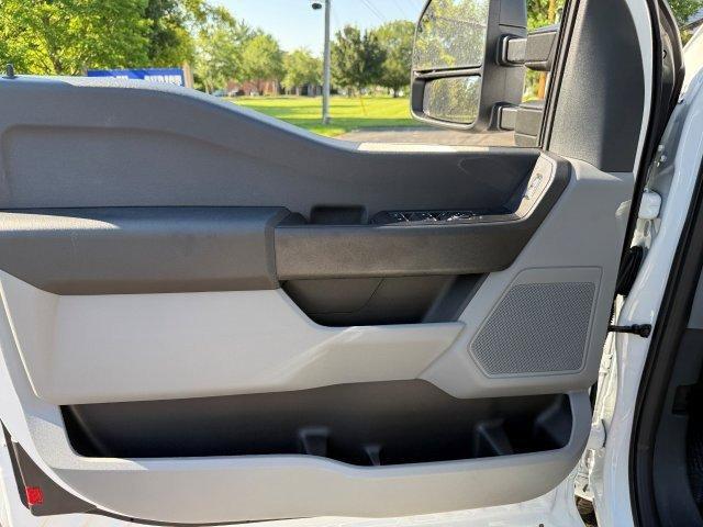 new 2025 Ford F-250 car, priced at $69,752