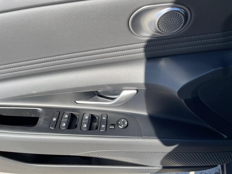 new 2025 Hyundai Elantra car, priced at $26,259